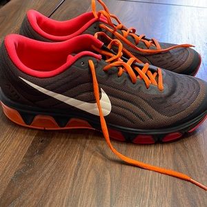 Nike Tailwind 6 size 10 blue orange red